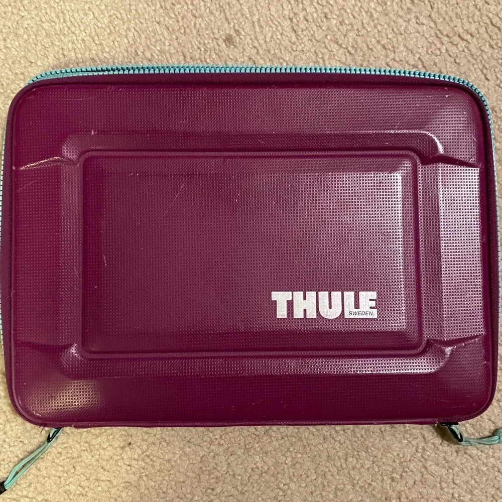 Thule purple computer case